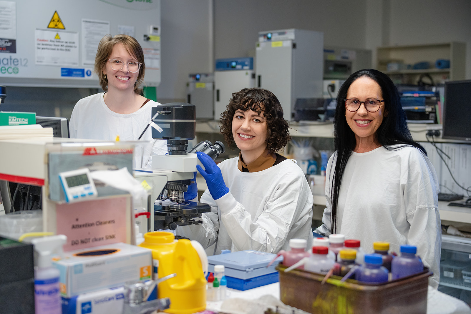 Burnet collaborators win Eureka Prize for bacterial vaginosis breakthrough