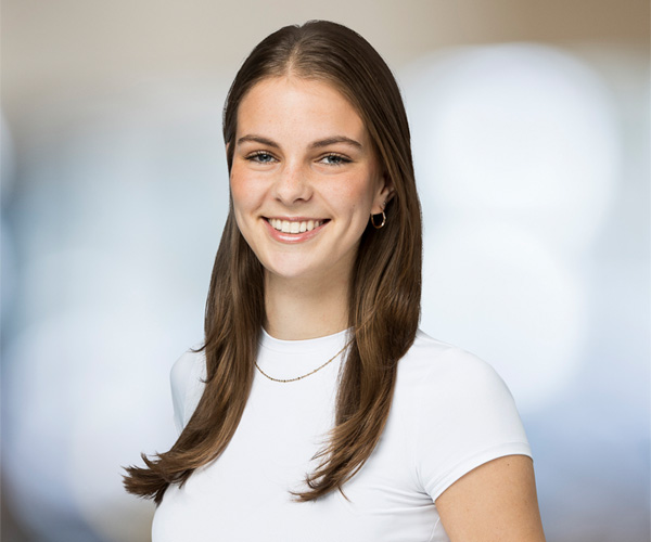 Laura  Rikard-Bell