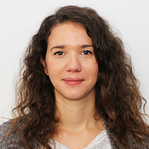 Dr Daniela van Santen
