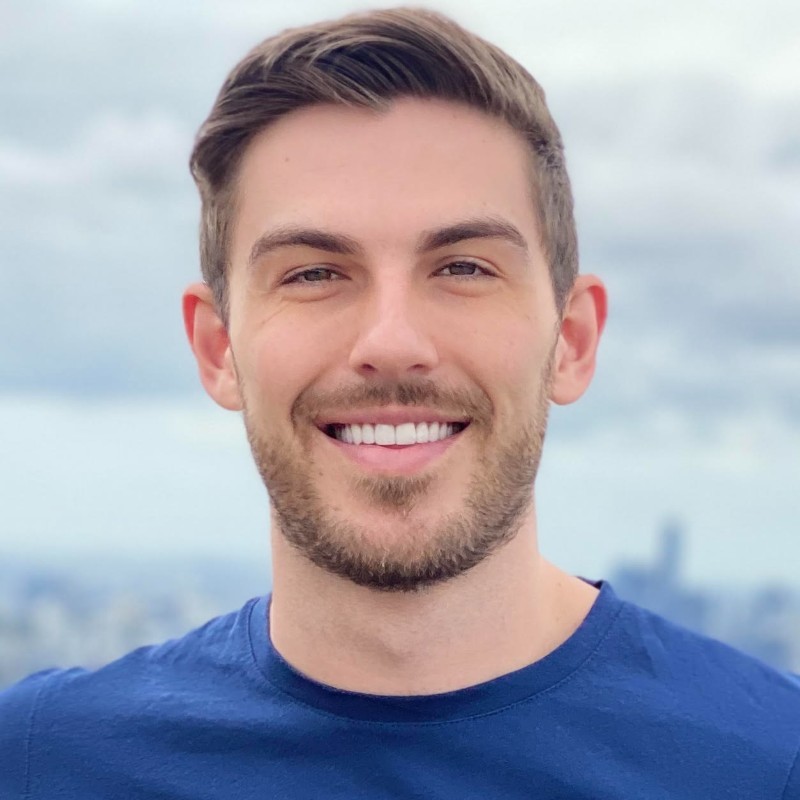 Dr Michael  Traeger