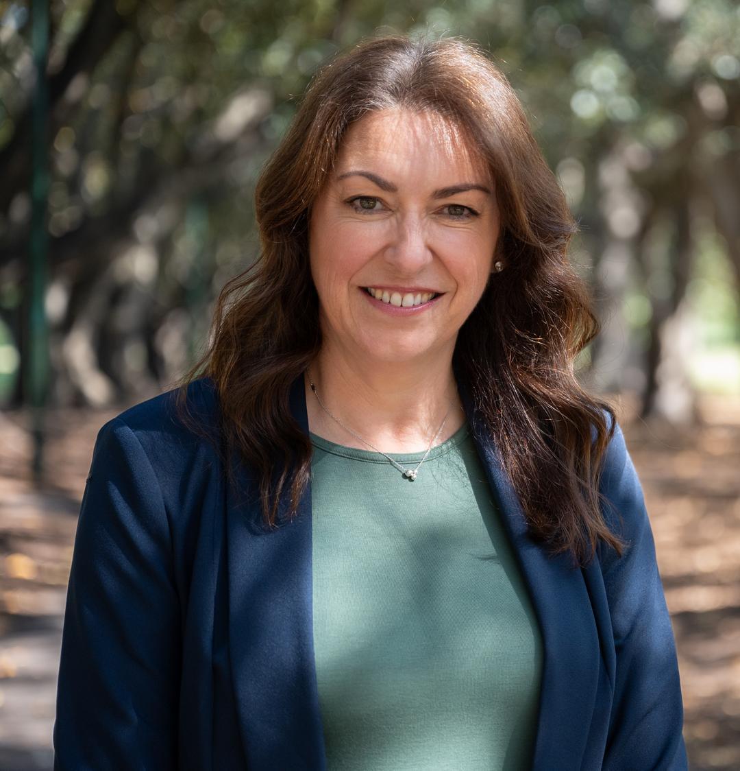 Dr Carli Roulston